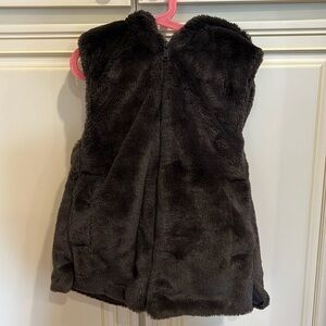 Zara faux fur vest (girls)